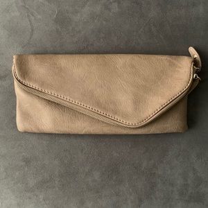 Urban Expressions Clutch/Crossbody